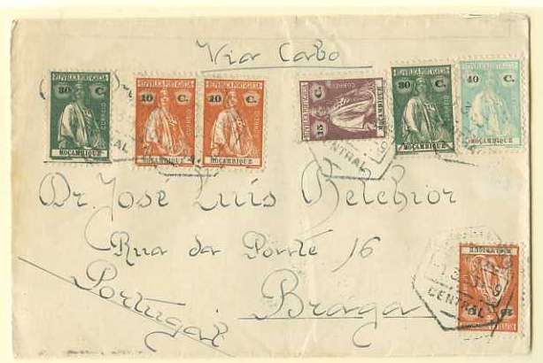 20Lis_178.jpg -     Lote:     178             Descrição:     1914/22 - Ceres. Sobrescrito circulado de Lourenço Marques (01.03.33) para Braga (22.03.33) com selos de 10 ctvs tijolo (3) CE162, 15 ctvs lilás vermelho CE163, 30 ctvs verde oliva (2) CE241 e 40 ctvs verde azul CE242.          Carta        Valor Base:     &euro; 3,00     Valor Venda:     &euro;      