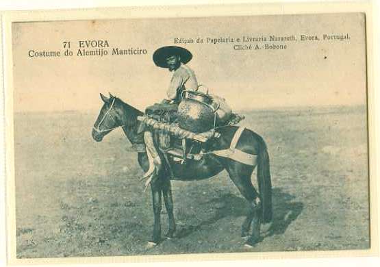 20Lis_381.jpg -     Lote:     381             Descrição:     Costumes. Mantieiro. Évora. Costume do Alemtijo. Edição da Papelaria e Livraria Nazareth de Évora. Cliché de A. Bobone. Postal ilustrado novo.         PI        Valor Base:     &euro; 15,00     Valor Venda:     &euro;      