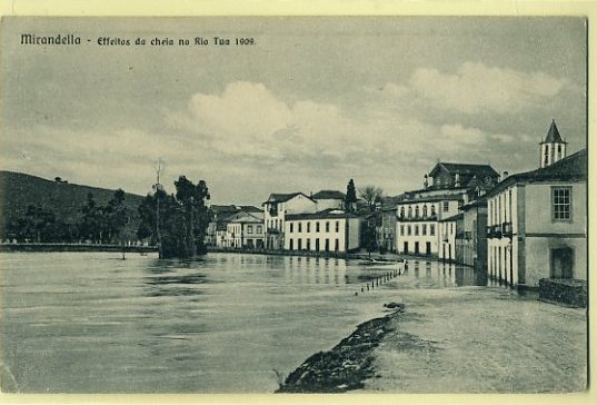 20Lis_400.jpg -     Lote:     400             Descrição:     Mirandela - Efeitos da cheia no Rio Tua (2) 1909. Edição da Mercearia Moderna de Mirandela. Novo.         PI        Valor Base:     &euro; 5,00     Valor Venda:     &euro;      