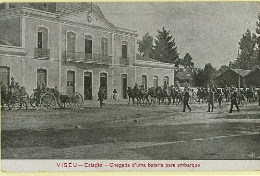 20Lis_419.jpg -     Lote:     419             Descrição:     Viseu. Estação ferroviária. Chegada d'uma bateria para embarque. Edição da Tenda dos Artelheiros de Viseu. Novo.         PI        Valor Base:     &euro; 5,00     Valor Venda:     &euro;      