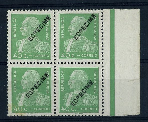 20Lis_660.jpg -     Lote:     660             Descrição:     1934 - General Carmona. Quadra de provas na taxa de 40 ctvs em verde claro, denteadas com sobrecarga oblíqua "ESPECIME" batida a preto. OM2136. MB e MR.         PRV        Valor Base:     &euro; 50,00     Valor Venda:     &euro;      