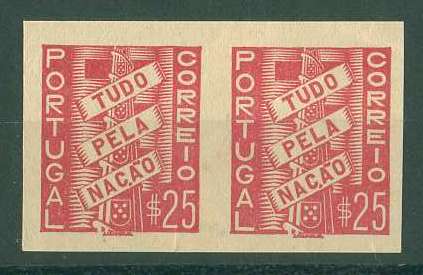 20Lis_663.jpg -     Lote:     663             Descrição:     1935 - Tudo pela Nação. Par horizontal de provas não denteadas de $25 em vermelho. Papel liso médio. Não catalogadas por OM.         PRV        Valor Base:     &euro; 10,00     Valor Venda:     &euro;      