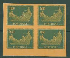 20Lis_705.jpg -     Lote:     705             Descrição:     1954 - 150 Anos da Fundação da Secretaria de Estado dos Negócios da Fazenda. CE795, 1$50. Quadra bordo inferior de folha em verde escuro s/ amarelo. No verso impressão do centro e moldura em castanho. R.         PRV        Valor Base:     &euro; 20,00     Valor Venda:     &euro;      
