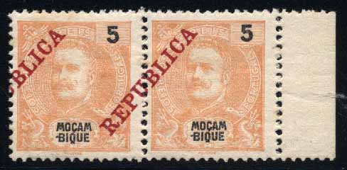 20Lis_926.jpg -     Lote:     926             Descrição:     1911 - D. Carlos I Mouchon com sobrecarga República da Casa da Moeda. CE105, 5 reis laranja. Par horizontal com a sobrecarga deslocada.          ***        Valor Base:     &euro; 10,00     Valor Venda:     &euro;      