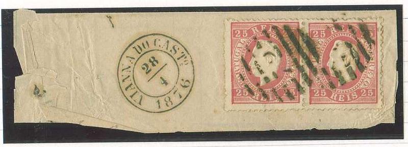 20Lis_1021.jpg -     Lote:     1021             Descrição:     1870/76 - D. Luís I, fita direita. CE40, 25 reis carmim, papel liso, denteado 12.5. Fragmento com tira horizontal de dois selos obliterados com carimbo numérico da 2.ª reforma n.º 72 e carimbo datado de Viana de Castelo (28.04.1876).         FRG        Valor Base:     &euro; 5,00     Valor Venda:     &euro;      