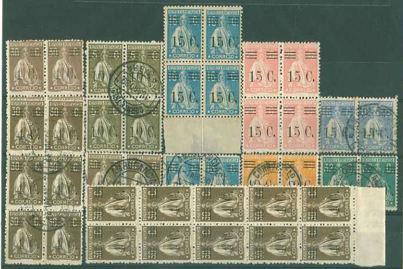 20Lis_1069.jpg -     Lote:     1069             Descrição:     1928/29 - Ceres, com sobretaxa. Lote composto por: quadra de 4 s/ 30 ctvs castanho claro + bloco de 6 da mesma taxa em castanho + par em castanho + bloco vertical de 10 selos CE452, quadra de 15 ctvs s/ 16 ctvs azul claro + par em azul + par em ultramar CE459, quadra de 15 s/ 25 ctvs rosa claro CE463 e par de 16 s/ 32 ctvs verde CE465. Todos os selos em denteado 12x11.5.         O/***        Valor Base:     &euro; 4,00     Valor Venda:     &euro;      