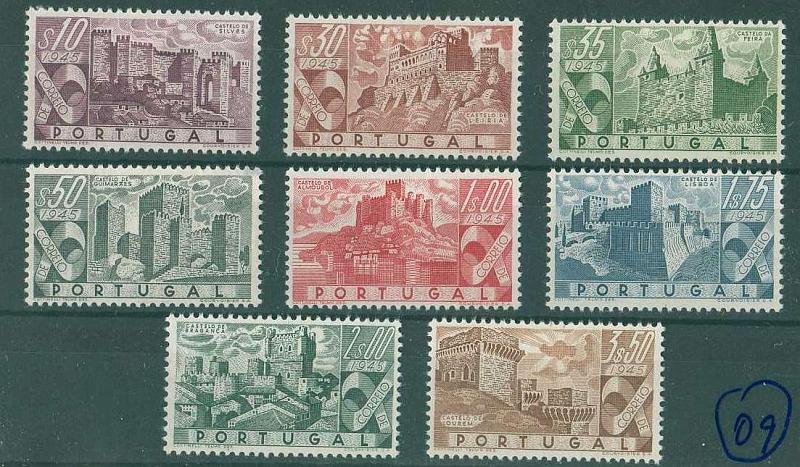 20Lis_1092.jpg -     Lote:     1092             Descrição:     1946 - Castelos de Portugal. CE664/71. Série completa. Valor de catálogo &euro; 161,00.         **        Valor Base:     &euro; 30,00     Valor Venda:     &euro;      