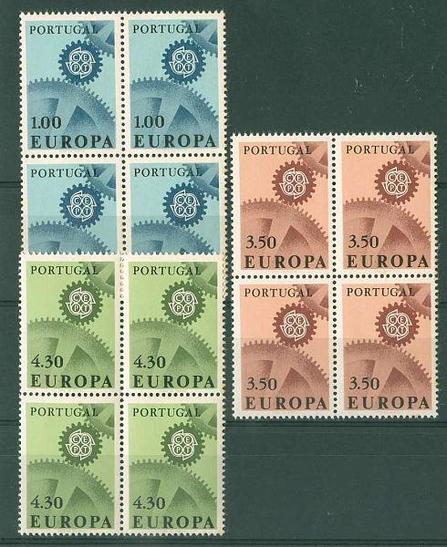 20Lis_1102.jpg -     Lote:     1102             Descrição:     1967 - Europa. CE887/9. Série completa em quadras. Valor de catálogo &euro; 164.40.         ***        Valor Base:     &euro; 40,00     Valor Venda:     &euro;      
