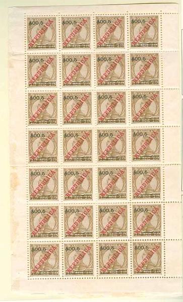 20Lis_1213.jpg -     Lote:     1213             Descrição:     1921 - D. Manuel II com sobrecarga República e sobretaxa. CE196, $00,5 s/ 75 reis bistre. Folha completa de 28 selos.         ***        Valor Base:     &euro; 25,00     Valor Venda:     &euro;      