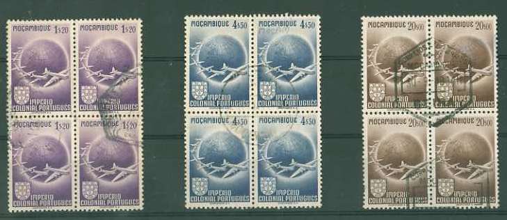 20Lis_1276.jpg -     Lote:     1276             Descrição:     1949 - Império Colonial Português. Globo Terrestre. Lote composto por quadras de 1$20, 4$50 e 20$00. Valor de catálogo &euro; 27,36.         O        Valor Base:     &euro; 5,00     Valor Venda:     &euro;      