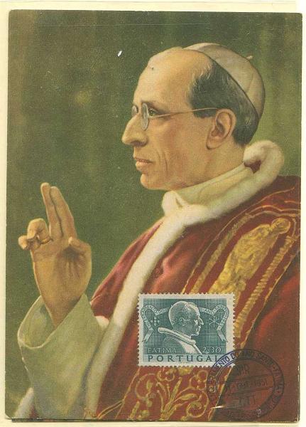 22Lis_0506.jpg -     Lote:    506            Portugal       Descrição:         1951 &mdash; Encerramento para o Ano Santo. Lote de dois postais máximos com os selos de 1$00 e 2$30, CE735/736, obliterados com carimbo de 1.º dia de circulação de Fátima (11.10.1951).        PM       Valor Base:     &euro; 10,00     Valor Venda:     &euro; 32,00     