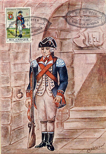 22Lis_0555.jpg -     Lote:    555            Moçambique       Descrição:         1967 &mdash; Uniformes do Exército. Soldado de Infantaria 1789. Postal ilustrado concordante com selo de 3$00 CE498, obliterados com carimbo do Dia do Selo * Lourenço Marques (01.12.1967). MB.        PM       Valor Base:     &euro; 6,00     Valor Venda:     Retirado     