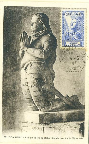 22Lis_0595.jpg -     Lote:    595            Estrangeiro       Descrição:      França.   Personalidades. Joana D'Arc. Postal ilustrado do fac-simile da estatueta doada por Louís XI em Domremy, com selo de 5Fr, obliterados com carimbo de Domremy (14.03.47). MR.        PM       Valor Base:     &euro; 25,00     Valor Venda:     &euro; 28,00     