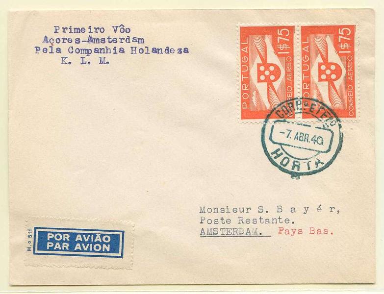 22Lis_0768.jpg -     Lote:    768                   Descrição:         1940 &mdash; 1.º Voo Açores &mdash; Amesterdão, pela KLM. Sobrescrito circulado com par de selos tipo Hélice de 2$50 CE CA3 da Horta (07.04.40) para Amesterdão.        Aéreo       Valor Base:     &euro; 20,00     Valor Venda:     &euro; 32,00     