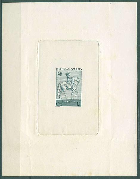 22Lis_0967.jpg -     Lote:    967            Portugal       Descrição:         1940 &mdash; Centenários da Fundação e Restauração de Portugal. Prova de cunho do selo de 15c em verde-azul. MB e R.        PRV       Valor Base:     &euro; 45,00     Valor Venda:     &euro; 50,00     