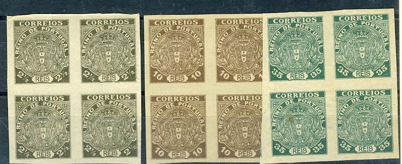 22Lis_0989.jpg -     Lote:    989            Portugal       Descrição:         1919 &mdash; Escudo Nacional Monárquico. Não Emitidos. CE NE1, 3 e 4. Lote de 4 quadras de provas não denteadas, nas cores finais, nas taxas de 2 &frac12; reis preto sépia, 10 reis castanho e 35 reis verde.        PRV       Valor Base:     &euro; 6,00     Valor Venda:     &euro; 8,00     