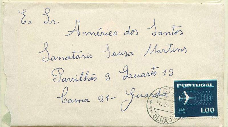 22Lis_1051.jpg -     Lote:    1051            Portugal       Descrição:         1963 &mdash; 10.º Aniversário da TAP. Sobrescrito circulado de Olhão (12.02.64) para a Guarda, com selo de 1$00 azul e azul claro, com impressão deslocada da cor azul. MB e R.        Carta       Valor Base:     &euro; 20,00     Valor Venda:     Retirado     