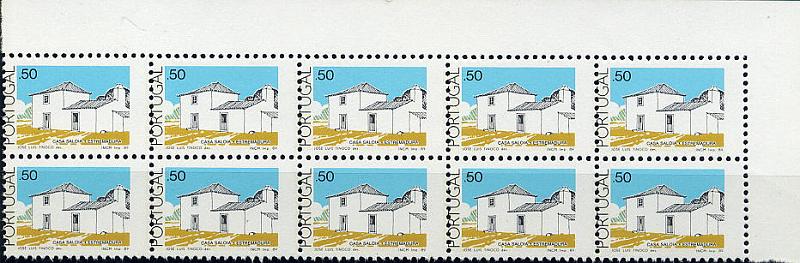 22Lis_1054.jpg -     Lote:    1054            Portugal       Descrição:         1985/89 &mdash; Arquitectura Popular Portuguesa. CE1709, $50. Bloco de 10 selos com o denteado deslocado. MB.        ***       Valor Base:     &euro; 10,00     Valor Venda:     &euro; 22,00     