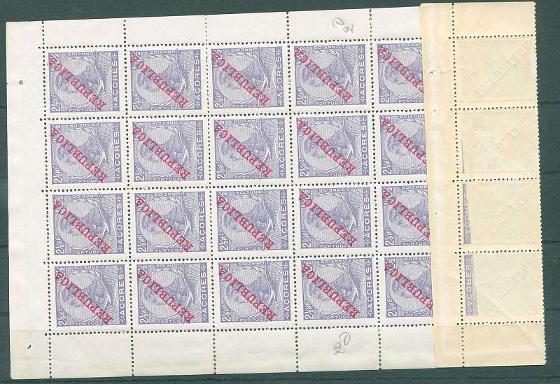22Lis_1068.jpg -     Lote:    1068            Açores       Descrição:         1911 &mdash; D. Manuel II com sobrecarga República. CE121, 2 &frac12; reis violeta, papel porcelana ordinário. Folha completa com impressão (parcial) retro-verso.        ***       Valor Base:     &euro; 15,00     Valor Venda:     Retirado     
