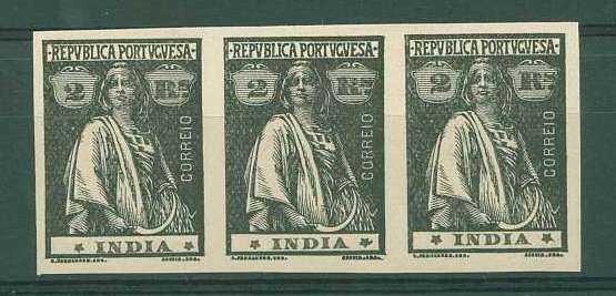 22Lis_1111.jpg -     Lote:    1111            Índia       Descrição:         1913 &mdash; Ceres. CE256, 2 reis preto, em papel liso. Tira horizontal de três selos não denteados. B e R.        *       Valor Base:     &euro; 15,00     Valor Venda:     &euro; 18,00     