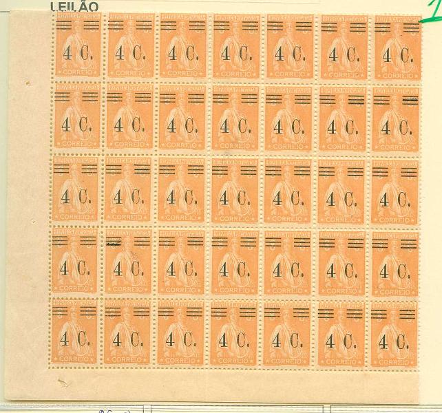 22Lis_1302.jpg -     Lote:    1302            Portugal       Descrição:         1928/29 &mdash; Ceres, com sobretaxa. CE451, 4C s/ 6C, laranja, denteado 12x11 &frac12;, papel liso. Bloco de 35 selos. Valor de catálogo &euro; 38,50.        ***       Valor Base:     &euro; 25,00     Valor Venda:     Retirado     