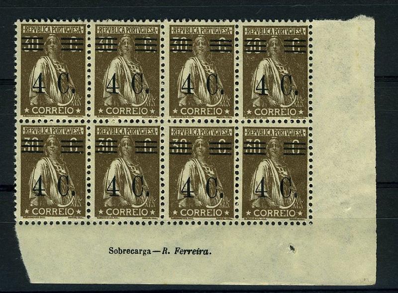 22Lis_1303.jpg -     Lote:    1303            Portugal       Descrição:         1928/29 &mdash; Ceres, com sobretaxa. CE452, 4c s/ 30c. Bloco de 8 selos (4x2), canto de folha, "coin datée" Sobrecarga &mdash; R. Ferreira. Valor de catálogo &euro; 10,20.        ***       Valor Base:     &euro; 8,00     Valor Venda:     &euro; 10,00     