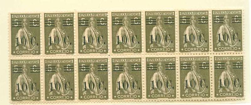 22Lis_1305.jpg -     Lote:    1305            Portugal       Descrição:         1928/29 &mdash; Ceres, com sobretaxa. CE458, 10C s/ 5C, sépia esverdeado, denteado 12x11 &frac12;, papel liso. Bloco de 14 selos. Valor de catálogo &euro; 16,10.        ***       Valor Base:     &euro; 8,00     Valor Venda:     Retirado     