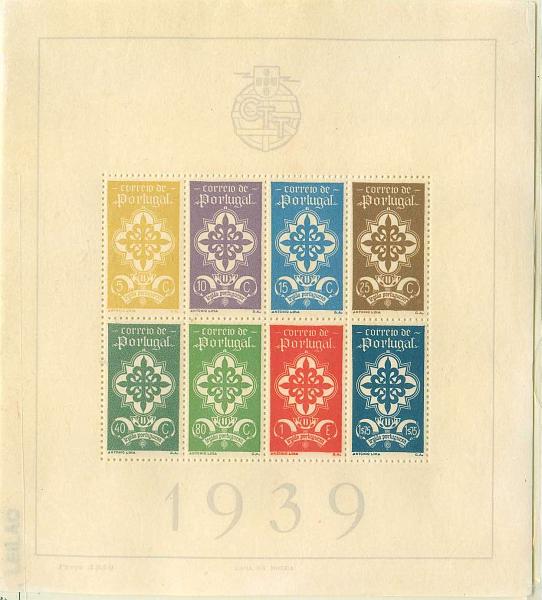 22Lis_1369.jpg -     Lote:    1369            Portugal       Descrição:         1940 &mdash; Legião Portuguesa. Blocos. CE BLC1. Novo, sem sinal de charneira. Exemplar de luxo. Valor de catálogo &euro; 1.090,00.        BLC***       Valor Base:     &euro; 200,00     Valor Venda:     &euro; 300,00     
