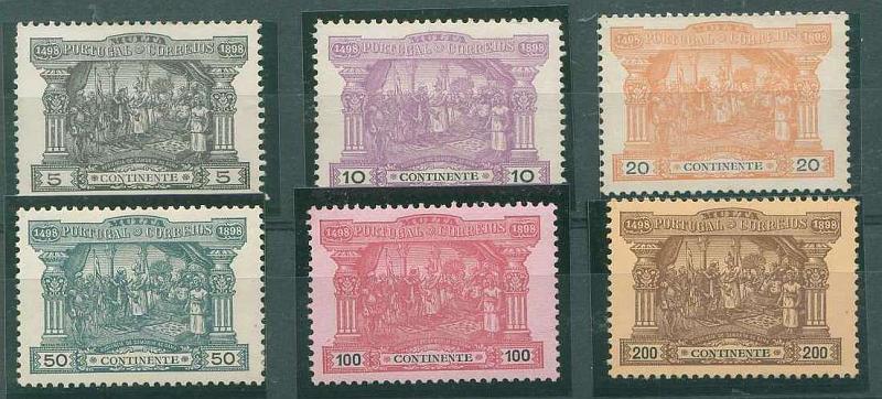 22Lis_1390.jpg -     Lote:    1390            Portugal       Descrição:         1898 &mdash; Porteado. 4.º Centenário do caminho Marítimo para a Índia. CE POR1/6. Série completa. Muito rara sem charneira. Selo de 50 reis com defeitos na goma. Valor de catálogo &euro; 2.705,00.        ***       Valor Base:     &euro; 400,00     Valor Venda:     &euro; 400,00     