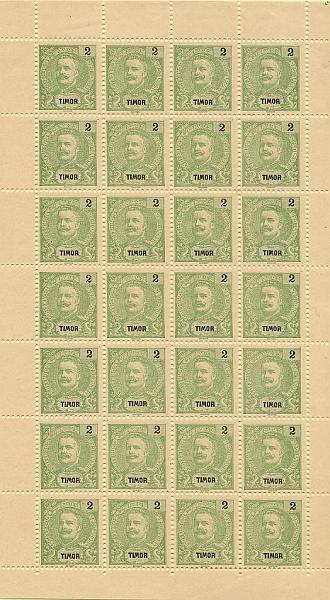 22Lis_1631.jpg -     Lote:    1631            Timor       Descrição:         1898/1900 &mdash; D. Carlos I Mouchon. CE61, 2 avos amarelo. Folha completa de 28 selos. Muito bonita sem manchas ou falhas. Emitido sem goma. Valor de catálogo &euro; 58,80.        *       Valor Base:     &euro; 25,00     Valor Venda:     &euro; 34,00     
