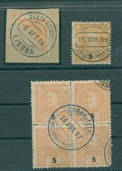 22Lis_1748.jpg -     Lote:    1748            Portugal       Descrição:         Carimbos de duplo círculo datados. 1895 &mdash; D. Carlos I Mouchon. Lote composto por fragmento com selo bissectado de 5 reis + selo simples de 5 reis + quadra de 5 reis, obliterados respectivamente com carimbos batidos a preto de CAMPO &mdash; GRANDE /  LISBOA, STA CATARINA (FARO) e DOIS PORTO (T. VEDRAS). Os dois primeiros carimbos com raridade 3 e o último com raridade 10 no catálogo de Gordon.        O       Valor Base:     &euro; 20,00     Valor Venda:     &euro; 48,00     