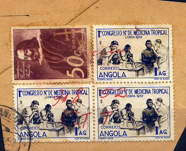 22Lis_1840.jpg -     Lote:    1840            Angola       Descrição:         Marcas manuscritas. Fragmento com 3 selos de 1$00 do 1.º Congresso de Medicina Tropical + selo de 50c da Restauração de Angola CE351 e 295, com obliteração manuscrita a vermelho " ONCÓNCUA / 31.08.52 / CTT". Raro.        FRG       Valor Base:     &euro; 15,00     Valor Venda:     &euro; 130,00     