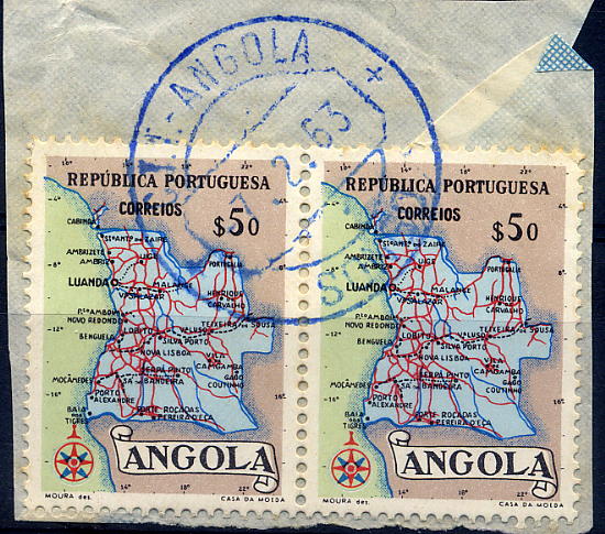 22Lis_1842.jpg -     Lote:    1842            Angola       Descrição:         Carimbos circulares datados. Fragmento com par de selos de $50 &mdash; mapa de Angola, obliterado com carimbo batido a azul do SONGO. MB e MR.        FRG       Valor Base:     &euro; 10,00     Valor Venda:     &euro; 18,00     