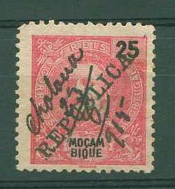 22Lis_1876.jpg -     Lote:    1876            Moçambique       Descrição:         Marcas manuscritas. 1911 &mdash; D. Carlos I Mouchon com sobrecarga República Casa da Moeda. Selo de 25 reis carmim rosa, CE108, obliterado com marca manuscrita de CHALAUA &mdash; 23/6/915. MB e MR.        O       Valor Base:     &euro; 50,00     Valor Venda:     &euro; 160,00     