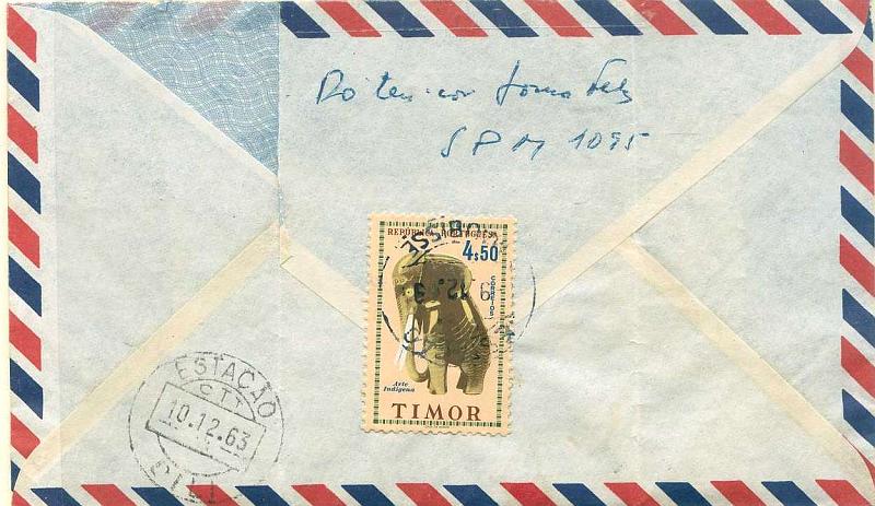 22Lis_1939.jpg -     Lote:    1939            Timor       Descrição:         Carimbos de duplo círculo. 1961 &mdash; Arte Indígena. Sobrescrito circulado de Maubisse (09.12.63) para Lisboa, com trânsito por Dili (10.12.63), com selo de 4$50 CE323. Carimbos de MAUBISSE e DILI. Defeito no sobrescrito.        Carta       Valor Base:     &euro; 5,00     Valor Venda:     &euro; 20,00     