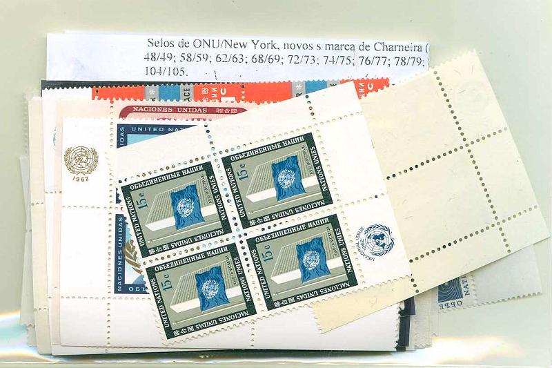 22Lis_2862.jpg -     Lote:    2862      Lotes pelo Correio              Descrição:      ONU/Nova York.   Lote de selos novos sem marca de charneira em quadras. Yv48/49, 58/59, 62/63, 68/69, 72/73, 74/75, 76/77, 78/79, 86/87, 88, 89/90, 91/92, 93/95, 98/99, 100/101, 102/103 e 104/105.        Lote       Valor Base:     &euro; 20,00     Valor Venda:     Retirado     