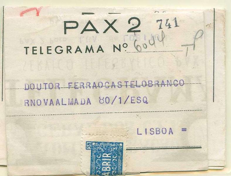 22Lis_2922.jpg -     Lote:    2922      Lotes pelo Correio              Descrição:      Portugal.   Autógrafos. Lote de dois autógrafos BF1 e PAX2, circulados, com furos de arquivo. Lote a ver.        IC       Valor Base:     &euro; 2,00     Valor Venda:     Retirado     
