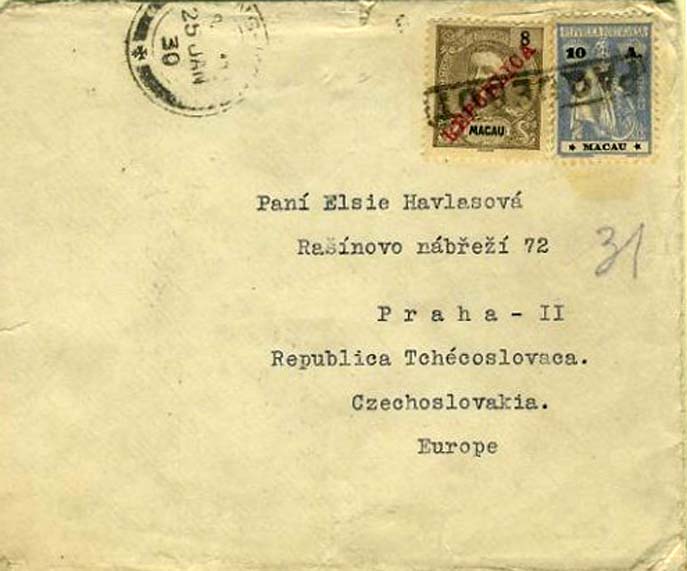 23Lis_0222.jpg -     Lote:    222            Macau       Descrição:         1911/13 &mdash; D. Carlos I com sobrecarga REPUBLICA + Ceres. Sobrescrito lançado a bordo de paquete de Macau para a Checoslováquia, com trânsito por Hong Kong (25.01.30), com selo de 8 avos castanho CE156 + selo de 10 avos ultramar CE217, obliterados com carimbo PAQUEBOT de Hong-Kong. Carimbo de trânsito pelo Egipto no verso (17.02.30).        Carta       Valor Base:     &euro; 100,00     Valor Venda:     &euro; 100,00     