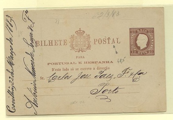 23Lis_0303.jpg -     Lote:    303            Portugal       Descrição:         1880/81 &mdash; D. Luís I. Fita direita. Impressão em relevo. Baixa de porte. OM7d (3 mm entre o Escuso e a 1.ª linha), 10 reis castanho-vermelho claro em cartolina média, branca e lisa. Circulado da Covilhã (não obliterado) para o Porto (23.03.83) &mdash; carimbo batido a vermelho no verso. Defeito de impressão no "A" e "L" de POSTAL.        IC       Valor Base:     &euro; 10,00     Valor Venda:     &euro; 10,00     