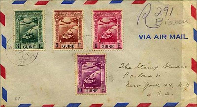 23Lis_0806.jpg -     Lote:    806            Correio Aéreo       Descrição:         1938 &mdash; Império Colonial Português * Correio Aéreo. Sobrescrito circulado registado de Bissau (12.01.51) para os EUA (22.01.51) com trânsito por Dakar (19.02.51), com selos de 3E, 5E, 9E e 10E, CE CA6/9.        Aéreo       Valor Base:     &euro; 25,00     Valor Venda:     Retirado     