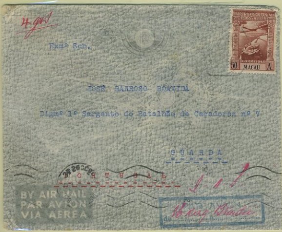 23Lis_0811.jpg -     Lote:    811            Correio Aéreo       Descrição:         1940 &mdash; Macau &mdash; Lisboa via Imperial Airways. Sobrescrito circulado de Macau para Guarda (12.01.40) com trânsito por Victoria (30.12.40) e Lisboa (12.01.40) com selos de 50 avos CE CA13. Circulou via aérea de Hong-Kong a Brindisi.        Aéreo       Valor Base:     &euro; 20,00     Valor Venda:     &euro; 20,00     