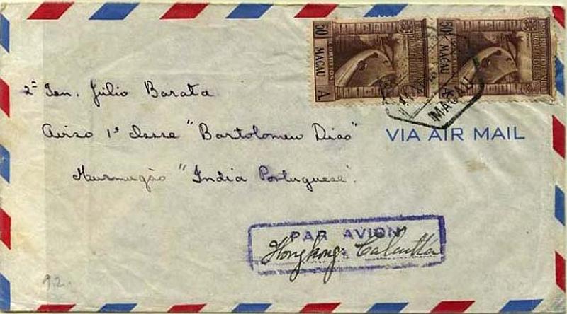 23Lis_0813.jpg -     Lote:    813            Correio Aéreo       Descrição:         1946 &mdash; Macau / Índia Portuguesa. Sobrescrito circulado de Macau (11.11.46) para Mormugão (22.11.46) com ligação aérea de Hong Kong (12.11.46) para Calcutá, com 2 selos de 50 A Império Colonial Português CE301 e selo de correio aéreo de 5 s/ 6 avos CE CA3. Carta dirigida a oficial a bordo do Aviso de 1.ª Classe Bartolomeu Dias.        Aéreo       Valor Base:     &euro; 75,00     Valor Venda:     Retirado     
