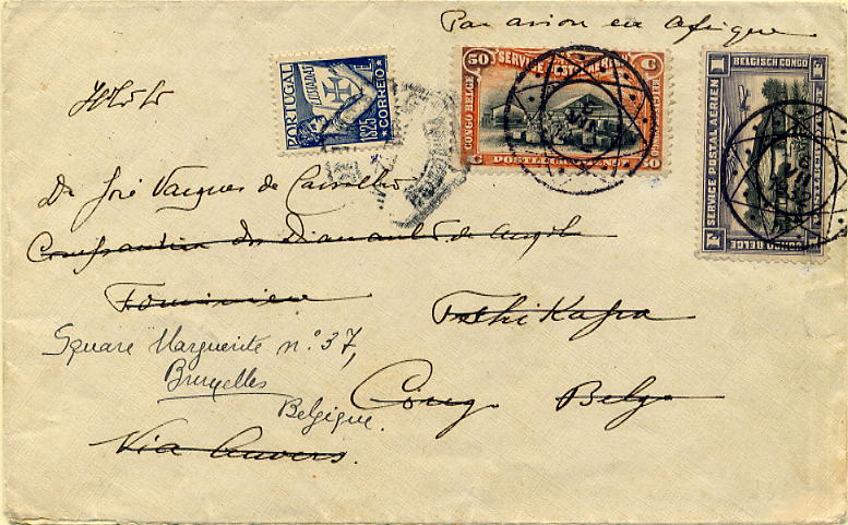 23Lis_0830.jpg -     Lote:    830            Correio Aéreo       Descrição:         1932 &mdash; Porto / Congo Belga. Sobrescrito com selo de 1$25 azul tipo Lusíadas circulado do Porto para Tchikapa (27.07.32) por via marítima e terrestre. Reendereçado para a Bruxelas. Indicação manuscrita "POR AVION EN AFRIQUE". Pagou o porte da sobretaxa aérea em selos do Congo Belga.        Aéreo       Valor Base:     &euro; 200,00     Valor Venda:     &euro; 200,00     