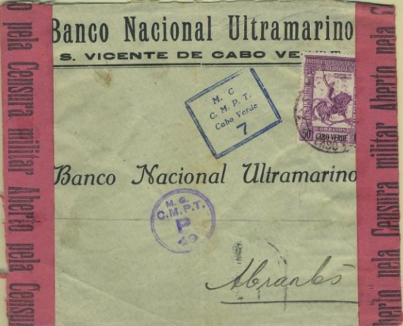 23Lis_0953.jpg -     Lote:    953            Correio Militar       Descrição:         2.ª Guerra Mundial. Censuras. Sobrescrito circulado de S. Vicente para Abrantes (26.03.44) com trânsito por Lisboa, com selo de 50c tipo Império Colonial Português. Censurado em Cabo Verde. Duas cintas rosa de Cabo Verde nos dois lados + carimbo batido a azul. Carimbo de censura de Lisboa a violeta. MB.        Carta       Valor Base:     &euro; 30,00     Valor Venda:     Retirado     