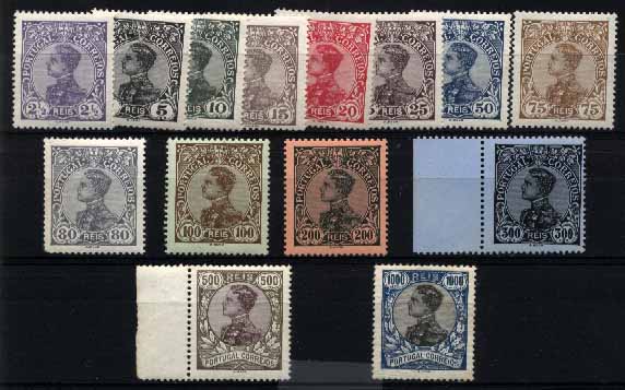 23Lis_1348.jpg -     Lote:    1348            Portugal       Descrição:         1910 &mdash; D. Manuel II. CE156/69. Série completa. Selo de 75 reis com sinal de charneira, 100 reis com pontos de óxido e 1.000 reis com transparência.        ***/**       Valor Base:     &euro; 10,00     Valor Venda:     &euro; 34,00     