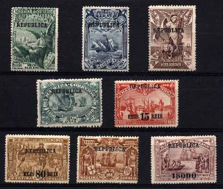 23Lis_1354.jpg -     Lote:    1354            Portugal       Descrição:         1911 &mdash; 4.º Centenário do Descobrimento do Caminho Marítimo para a Índia, com sobrecarga REPUBLICA sobre selos da Madeira. CE198/205. Valor de catálogo &euro; 222,00.        **       Valor Base:     &euro; 35,00     Valor Venda:     &euro; 46,00     