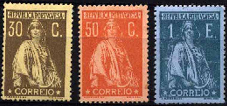 23Lis_1357.jpg -     Lote:    1357            Portugal       Descrição:         1912/17 &mdash; Ceres. CE218/219 e CE234. Lote de 3 selos de 30C, 50C e 1E, todos em denteado 15x14 e papel porcelana. Selos de 30C e 50C regomados. O selo de 1E com goma original. Valor de catálogo &euro; 158,60.        **       Valor Base:     &euro; 20,00     Valor Venda:     Retirado     