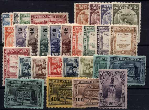 23Lis_1369.jpg -     Lote:    1369            Portugal       Descrição:         1924 &mdash; 4.º Centenário do Nascimento de Luís de Camões. CE299/329. Série completa. Valor de catálogo &euro; 142,00.        ***       Valor Base:     &euro; 25,00     Valor Venda:     &euro; 26,00     