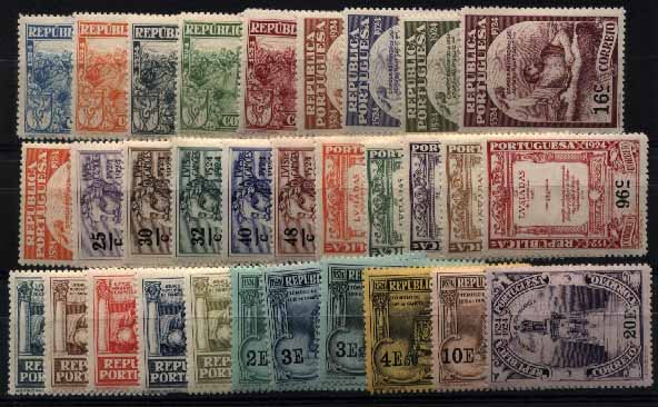 23Lis_1370.jpg -     Lote:    1370            Portugal       Descrição:         1924 &mdash; 4.º Centenário do nascimento de Luís de Camões. CE299/329. Série completa. Valor de catálogo &euro; 142,00.        ***       Valor Base:     &euro; 28,00     Valor Venda:     Retirado     