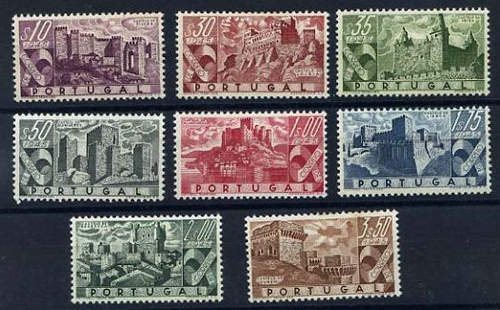 23Lis_1405.jpg -     Lote:    1405            Portugal       Descrição:         1946 &mdash; Castelos de Portugal. CE664/671. Série completa. Valor de catálogo &euro; 167,00.        **       Valor Base:     &euro; 25,00     Valor Venda:     Retirado     